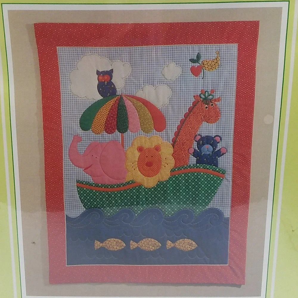 Vintage Bee Crafty Happy Ark Crib Quilt Kit  36 x‎ 45 Wall Hanging Decor USA NOS